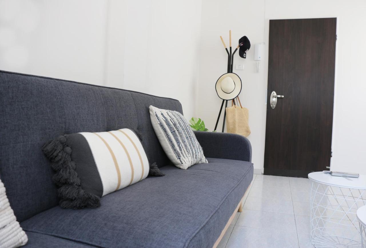 Modern And Spacious Apartment In Downtown ハイファ エクステリア 写真